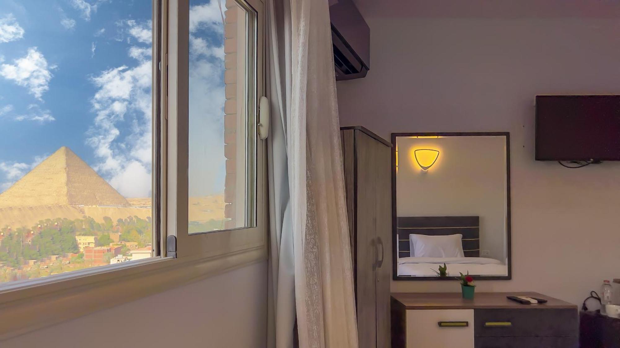 Nazlat as Sammān Pyramids Tower View Inn מראה חיצוני תמונה