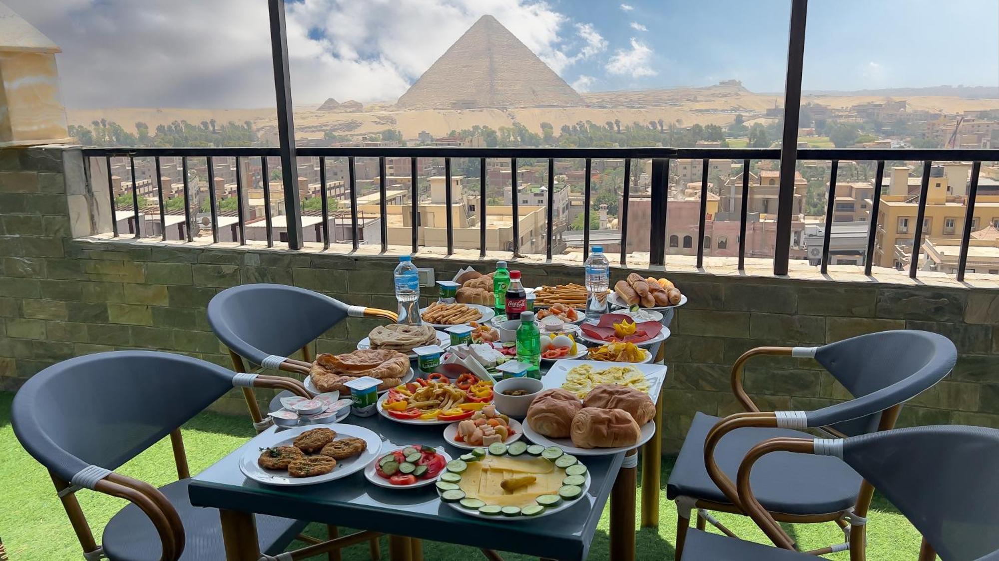 Nazlat as Sammān Pyramids Tower View Inn מראה חיצוני תמונה